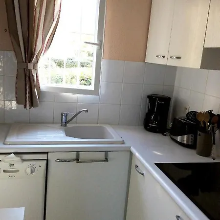 House With 2 Bedrooms In Valras Plage With Shared Pool Enclosed Garden And Wifi 50 M From The Beach Feriehus