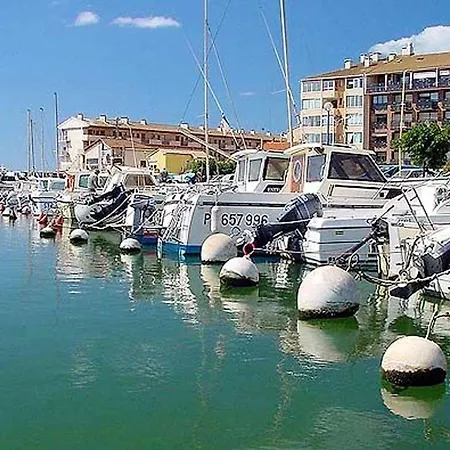House With 2 Bedrooms In Valras Plage With Shared Pool Enclosed Garden And Wifi 50 M From The Beach Valras-Plage