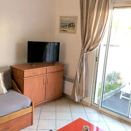 House With 2 Bedrooms In Valras Plage With Shared Pool Enclosed Garden And Wifi 50 M From The Beach *