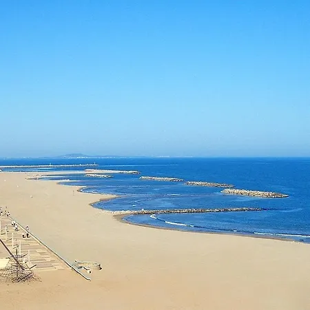 House With 2 Bedrooms In Valras Plage With Shared Pool Enclosed Garden And Wifi 50 M From The Beach Feriehus